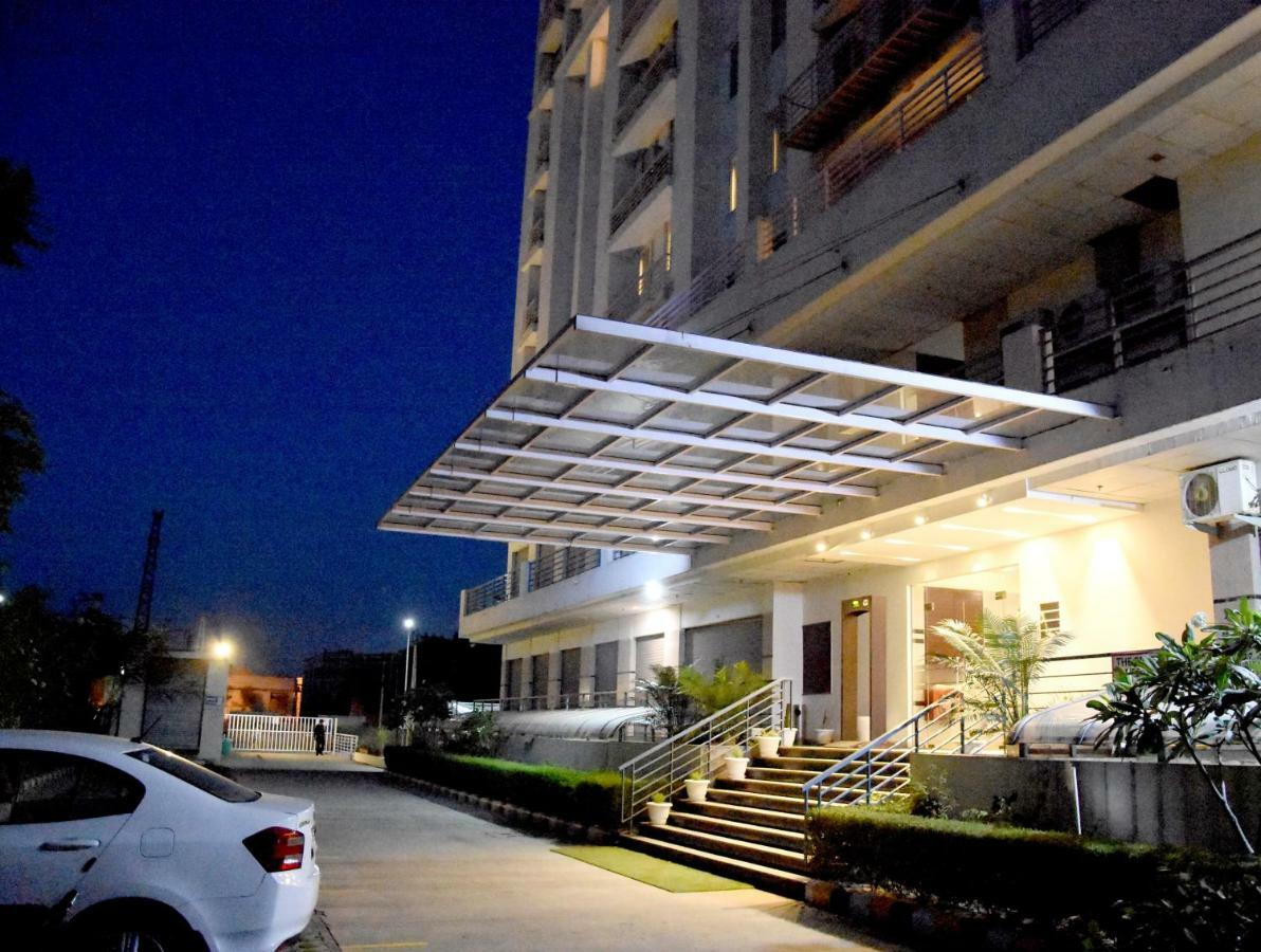 Starlit Suites Німрана Екстер'єр фото