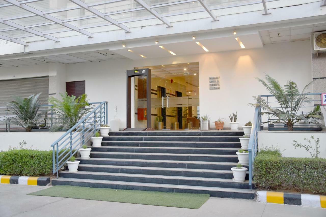 Starlit Suites Німрана Екстер'єр фото